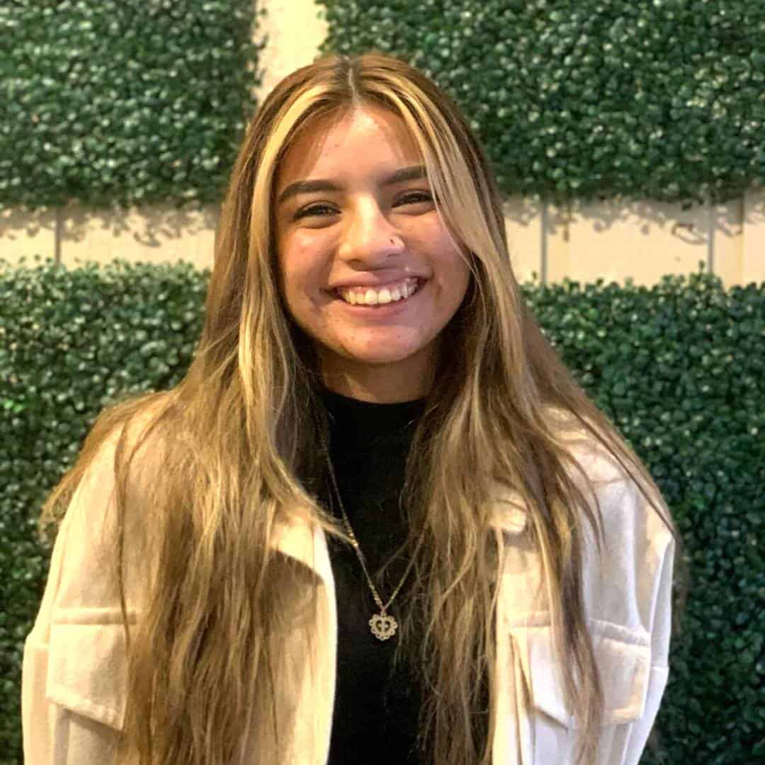 cov-meet-the-team-Emely